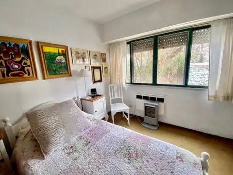 Pasillo Interno con Patio y Terraza