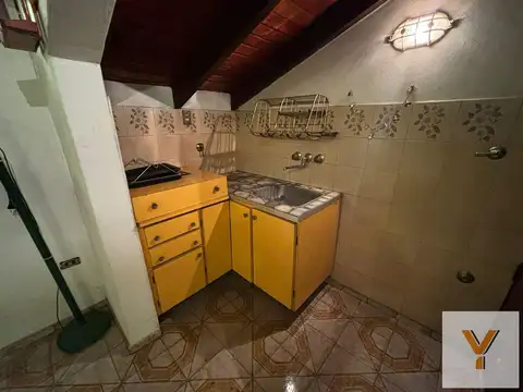Casa en Venta con 4 cocheras