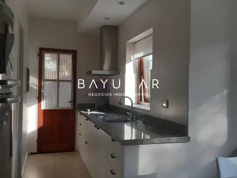 Casa en Venta con 4 cocheras