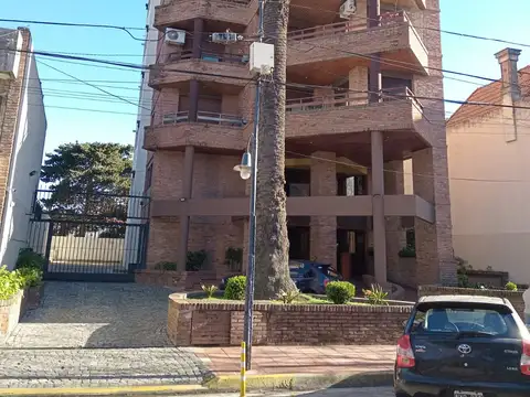 Constitución 1400, Piso 11