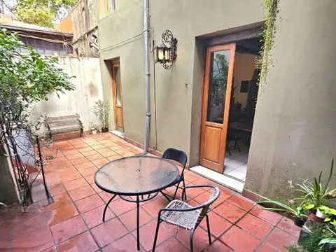 Casa a reciclar en  Almagro lote propio