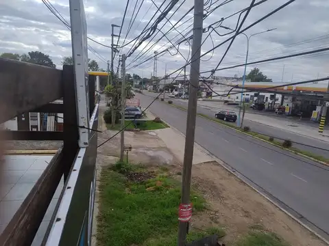 Avenida Hipólito Yrigoyen 300