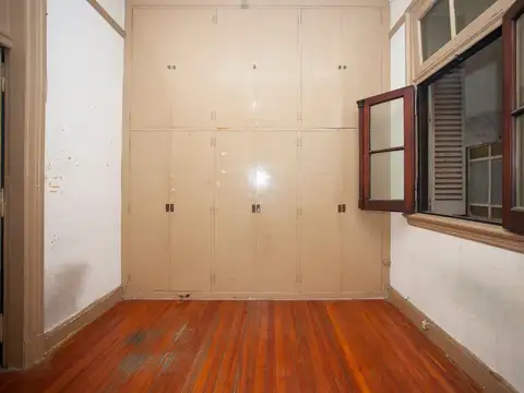 VENTA DEPARTAMENTO 7 AMB. CON BALCÓN MONSERRAT