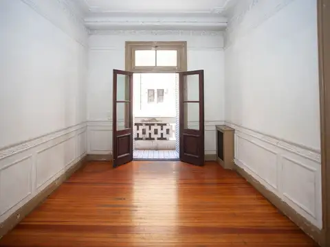 VENTA DEPARTAMENTO 7 AMB. CON BALCÓN MONSERRAT