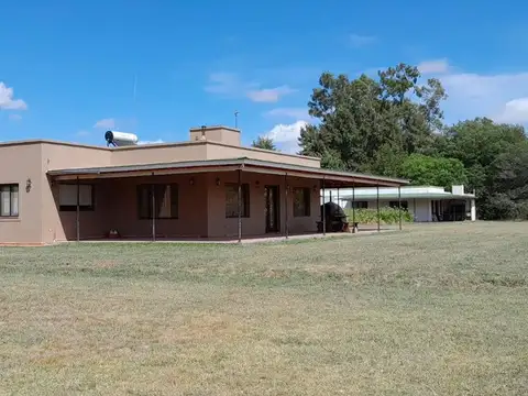 VENTA-CASA 6 AMB. BARRIO CHACRAS VITEL-CHASCOMÚS