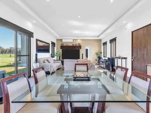 Venta Casa en Estancia Villa María, Canning. Venta o Permuta. Posibilidad de comprar lote anexo.