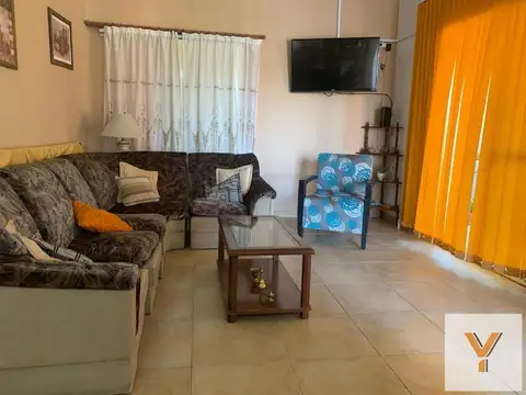 Casa 5 ambientes con 2 baños