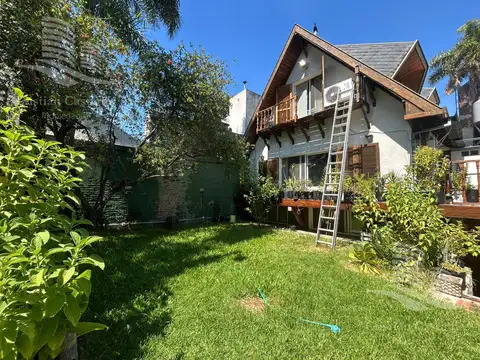 Casa en Venta en VILLA MARTELLI Barrio Parque con gran jardin