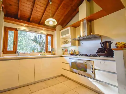 Casa 7 ambientes con 6 baños
