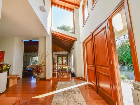 CASA RESIDENCIA VENTA 6 AMBIENTES  BELLA VISTA 