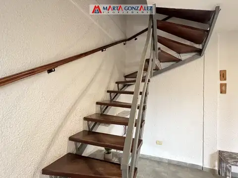 Depto Tipo Casa en Venta con 1 cocheras