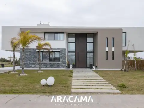 Casa en Venta en Countries y Barrios Cerrados en Esteban Echeverria, Partido de Esteban Echeverría
