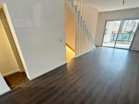 Depto Tipo Casa en Venta de 3 ambientes