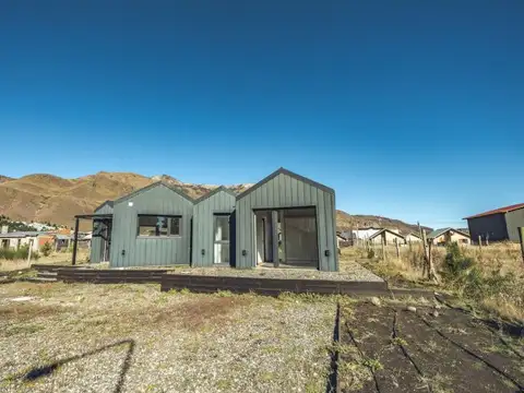 VENTA. APTO CREDITO. CASA LOTE PROPIO. TRES AMBIENTES. A ESTRENAR. SAN MARTÍN DE LOS ANDES