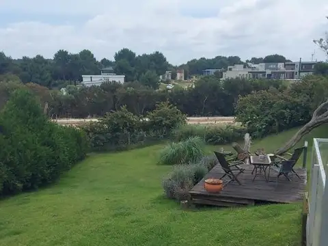 Casa en Venta con 4 cocheras