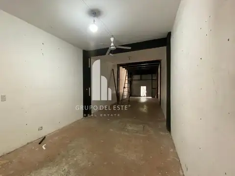 Galpon en Alquiler en Flores, USD 1.500