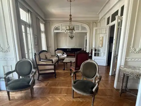 Departamento en Venta de 6 ambientes