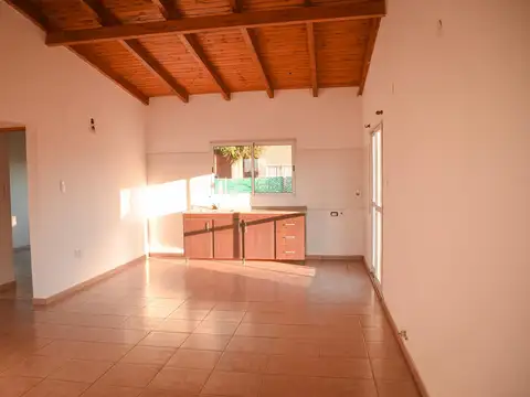 Casa 3 ambientes con 1 baño