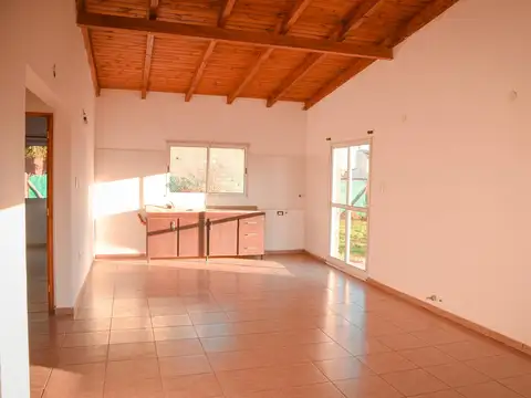 Casa en Alquiler en La Carolina, $ 600.000