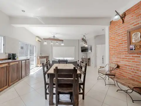 Casa en Venta con 1 cochera