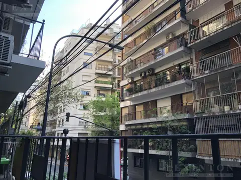 MONOAMBIENTE DIVIDIDO. BALCON.AL FRENTE EN RECOLETA