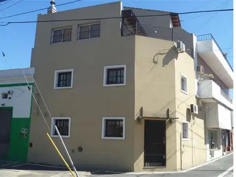 Triplex 3amb + dep + Parrilla en venta Sarandí Avellaneda