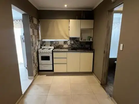 Casa 3 ambientes con 1 baño