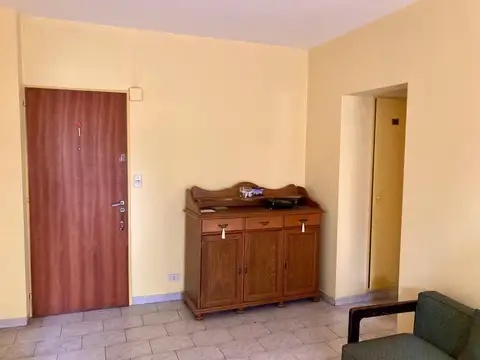 Departamento de 2 c/amplia terraza propia c/ frente muy buena ubicacion. APTO CREDITO APTO PROFECION