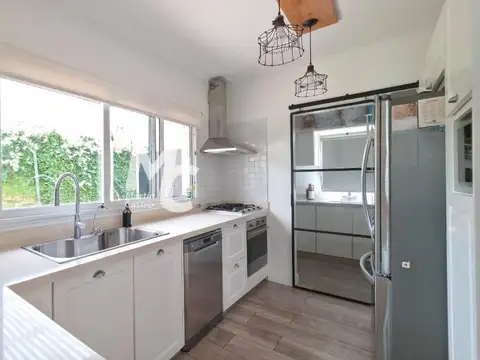 Casa 7 ambientes con 3 baños