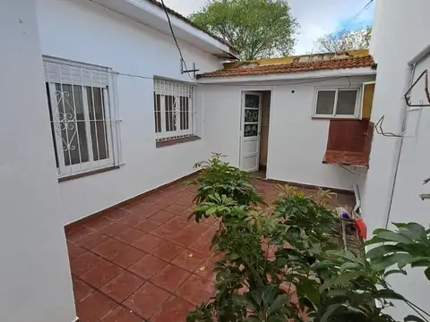 Casa 3 ambientes con 2 baños