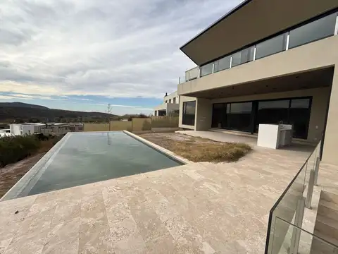 Casa en Alquiler A Estrenar