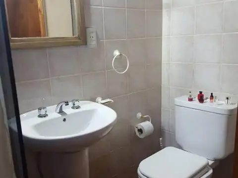 Casa 2 ambientes con 1 baño