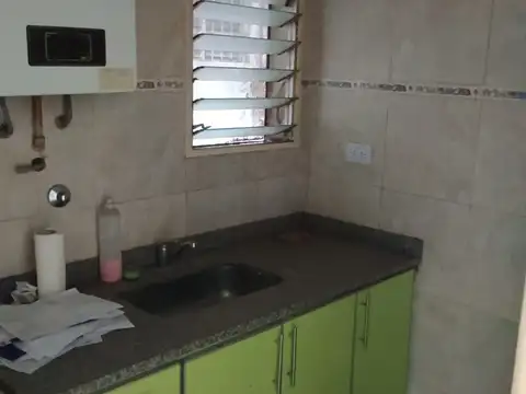 DEPARTAMENTO 3 AMBIENTES   PLANTA BAJA A LA CALLE  ESCUCHO OFERTAS /URGENTE BAJAS EXPENSAS