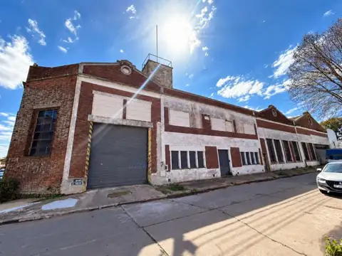 VENTA GALPÓN 1200 M2 EN BERNAL