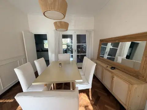 Casa 4 ambientes con 2 baños