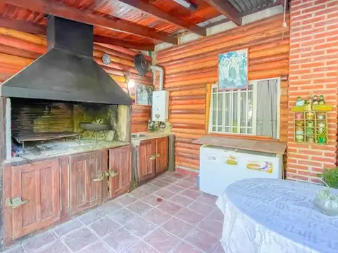 Casa 5 ambientes con 2 baños