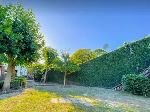 Casa en venta - 3 Dormitorios 2 Baños - Local - 4662Mts2 - Ensenada