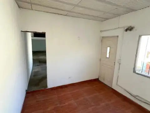 Local en Alquiler en Villa Santos Tesei, USD 1.400
