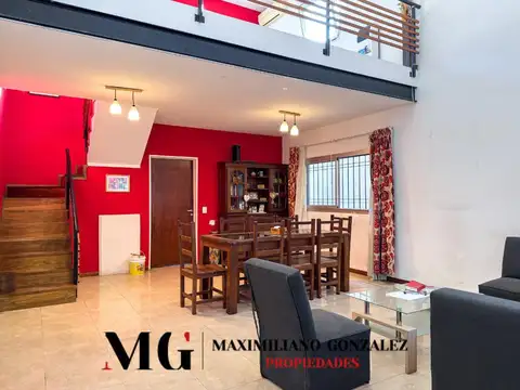 Casa 7 ambientes con 2 baños