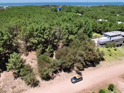 Terreno Lote en venta en Costa Esmeralda arbolado