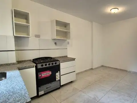 Departamento  en Alquiler en Sáenz Peña, Tres de Febrero, G.B.A. Zona Oeste