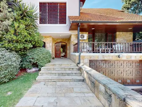 Casa en Venta en Adrogue, USD 1.000.000