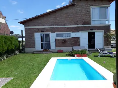 Casa 3 ambientes con 2 baños