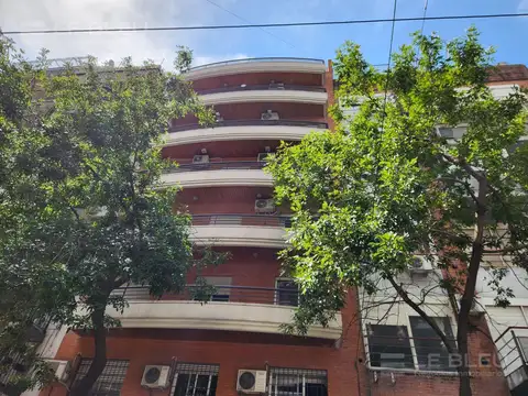 VENTA BELGRANO MONOAMBIENTE DIVISIBLE COCHERA FIJA