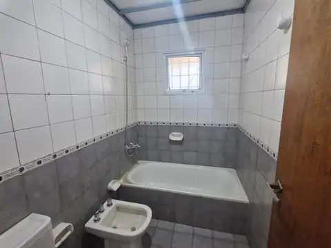 Casa en Alquiler con 1 cochera