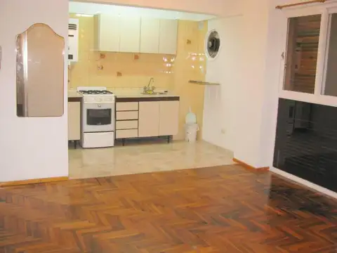 Belgrano (Av. Balbin y Olazábal) - Monoambiente c/cocina integrada, baño cpto.-muy buena ubicación