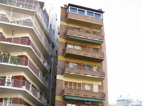 Belgrano (Av. Balbin y Olazábal) - Monoambiente c/cocina integrada, baño cpto.-muy buena ubicación