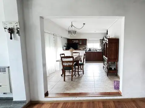 CASA 4 AMBIENTES VENTA ITUZAINGO JARDIN PILETA