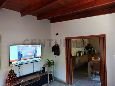 Casa 5 ambientes con 1 baño