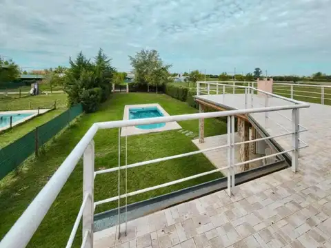 Casa 3 ambientes con 2 baños